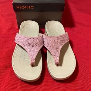 Vionic footwear size 6 brandnew very comfortable to wear